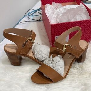 Kelly and Kate size 7 medium brown block heel sandal NEW